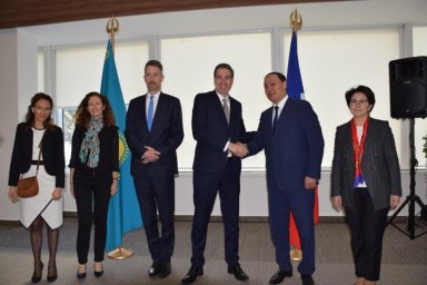 Глава МСХ пригласил французский бизнес инвестировать в АПК Казахстана