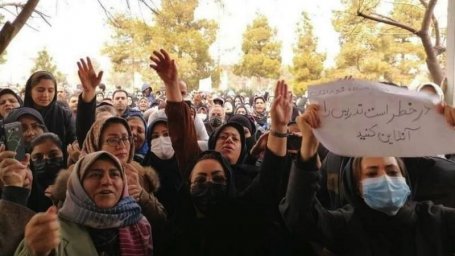 Массовые отравления школьниц в Иране - дело рук фундаменталистов?