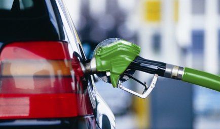 Бензин в РК подорожал на 5% за год, дизтопливо — сразу на 42%