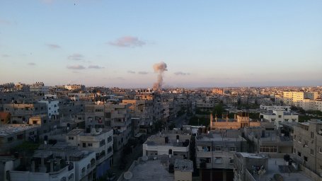 По Израилю нанесен ракетный удар из Ливана. Израильские власти обвинили "Хамас" и обещали отомстить