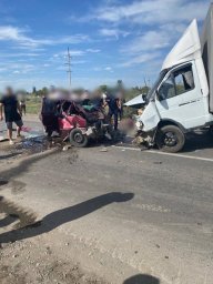 Пять человек погибли после столкновения легковушки с "Газелью" в Кызылординской области